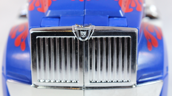 Transformers 4 Age Of Extinction Optimus Prime Leader Class Retail Version Action Figure Review  JPG (19 of 27)
